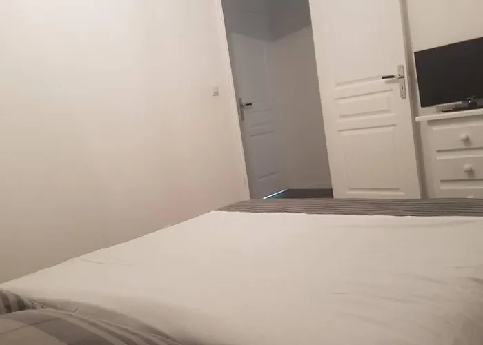 Maison De Bourg Avec Exterieur. * Grez-en-Bouere