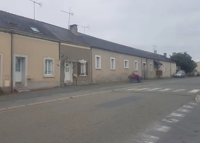 Maison De Bourg Avec Exterieur.